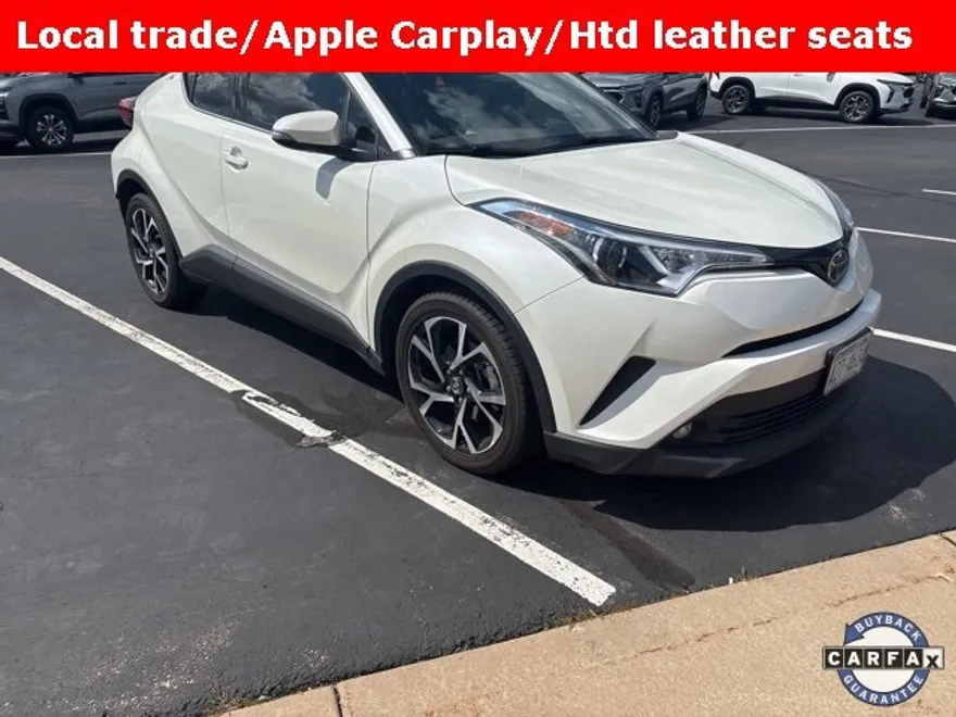 2019 Toyota C-HR XLE photo 1