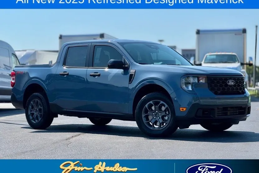 2025 Ford Maverick XLT photo 1