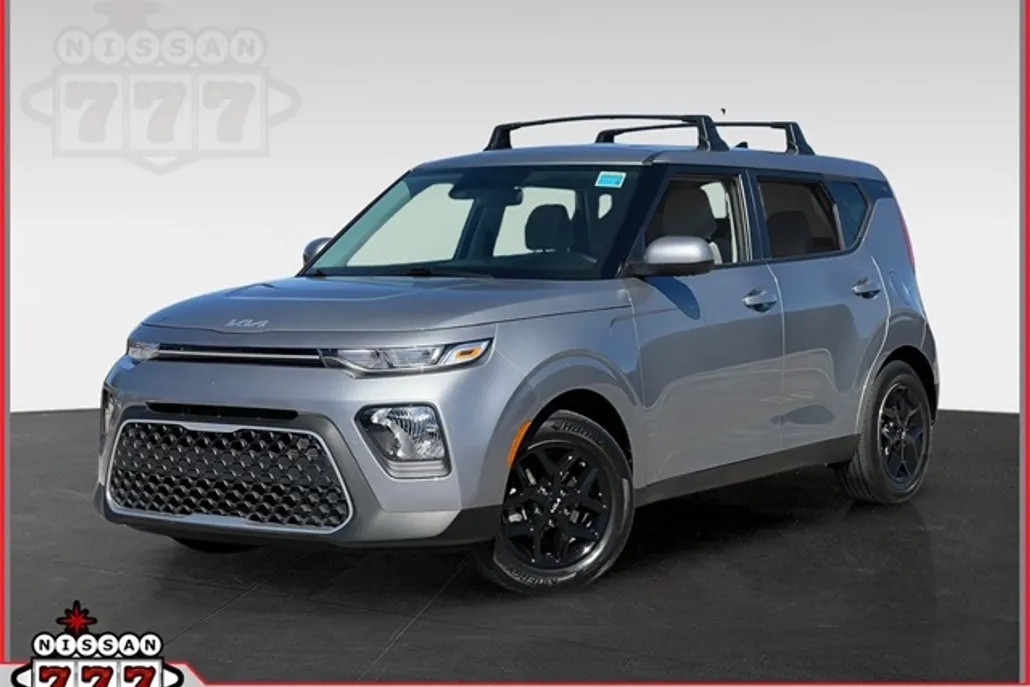 2022 Kia Soul LX photo 1