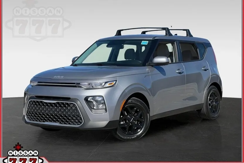 2022 Kia Soul LX photo 1