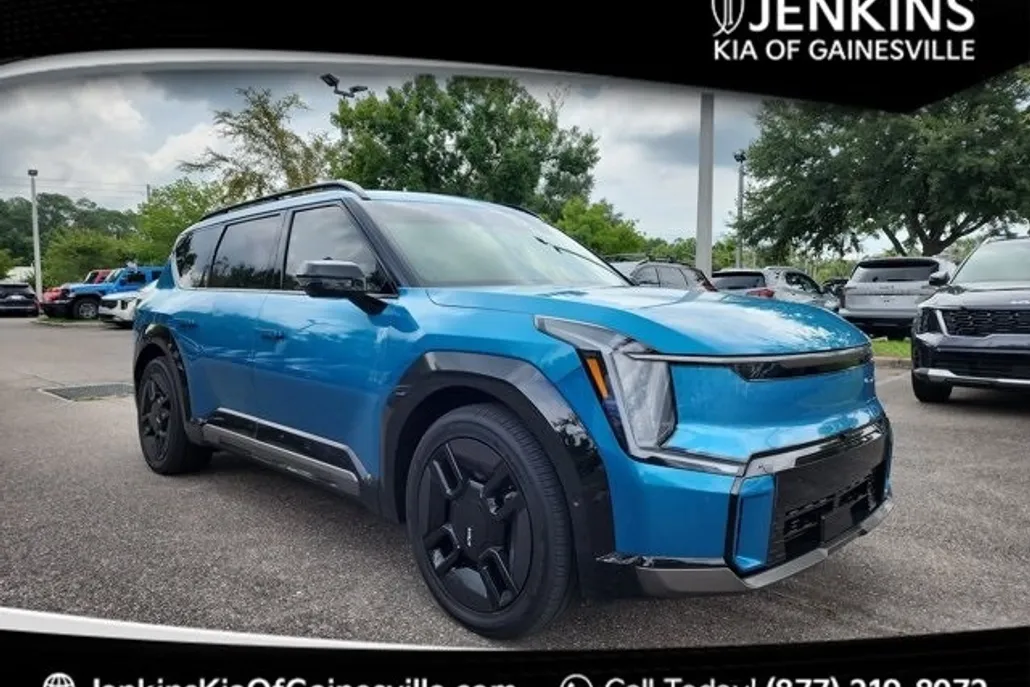 2026 Kia EV9 GT-Line photo 1