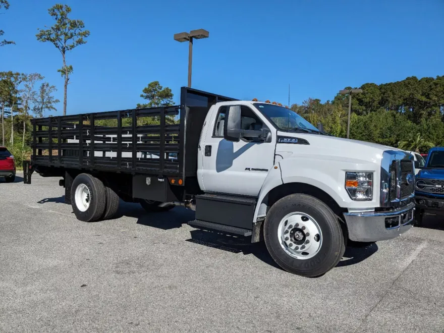 2024 Ford F-650 Base photo 1