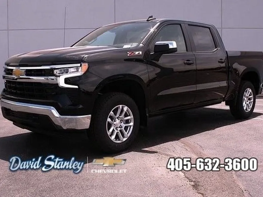 2025 Chevrolet Silverado 1500 LT photo 1