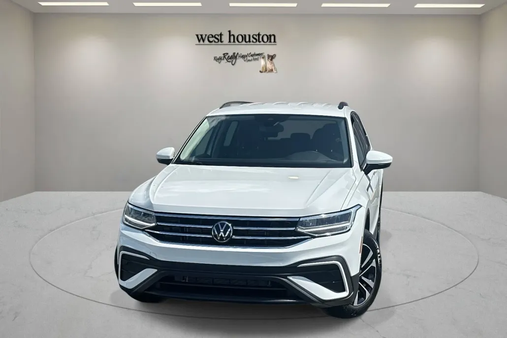 2024 Volkswagen Tiguan S photo 1