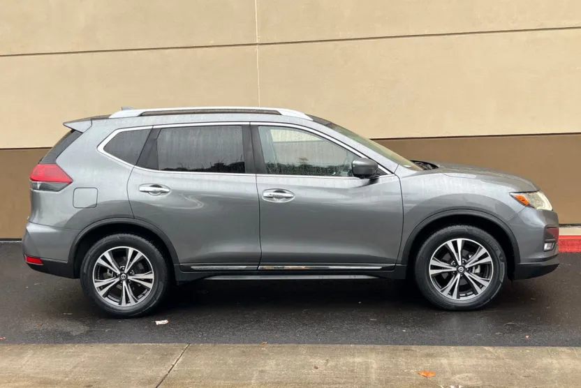 2018 Nissan Rogue SL photo 1
