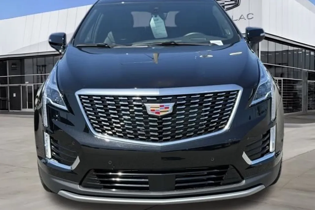2024 Cadillac XT5 Platinum Premium Luxury photo 1