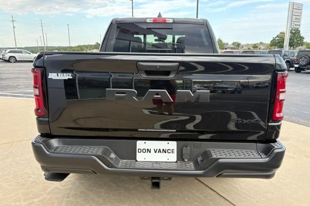 2025 Ram 1500 Tradesman photo 1