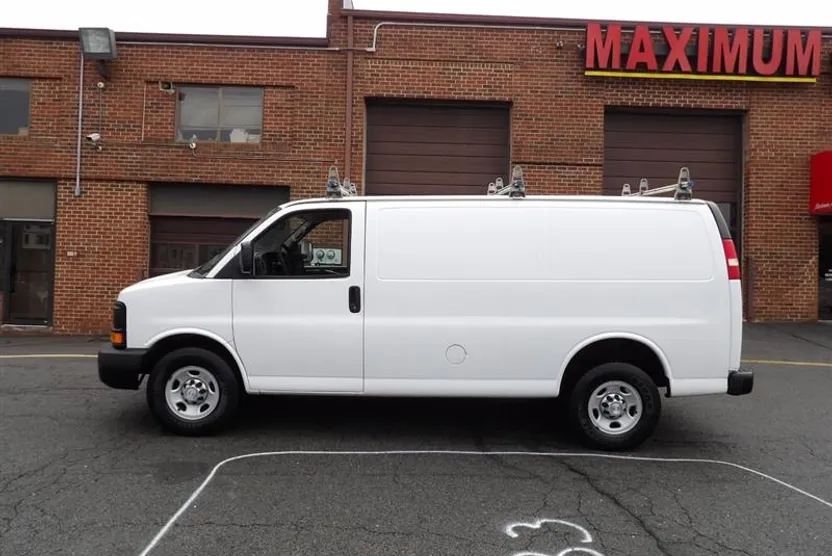 2015 Chevrolet Express photo 1