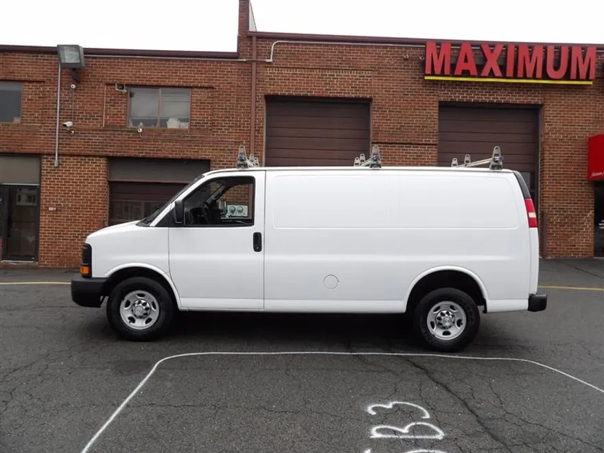 2015 Chevrolet Express photo 1