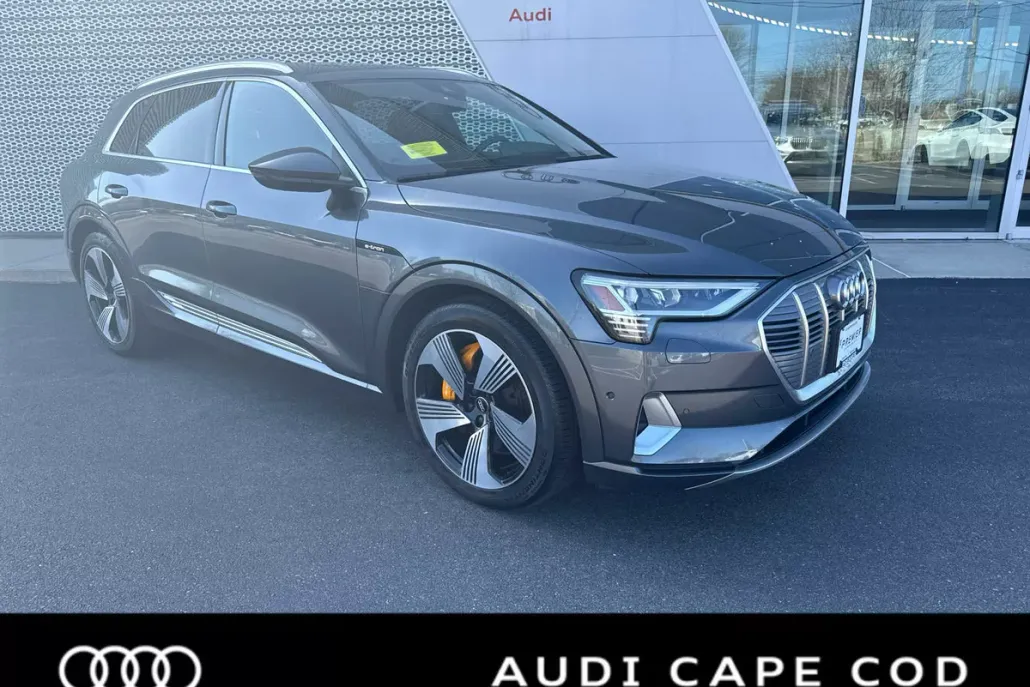 2019 Audi e-tron Prestige photo 1