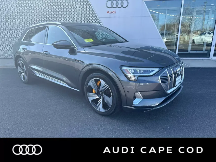 2019 Audi e-tron Prestige photo 1