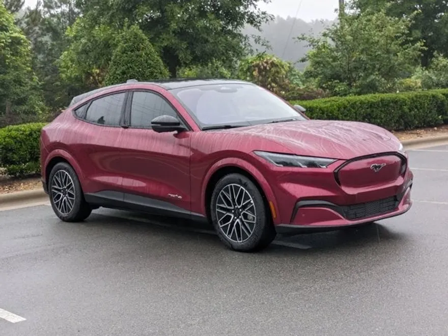 2025 Ford Mustang Mach-E Premium photo 1