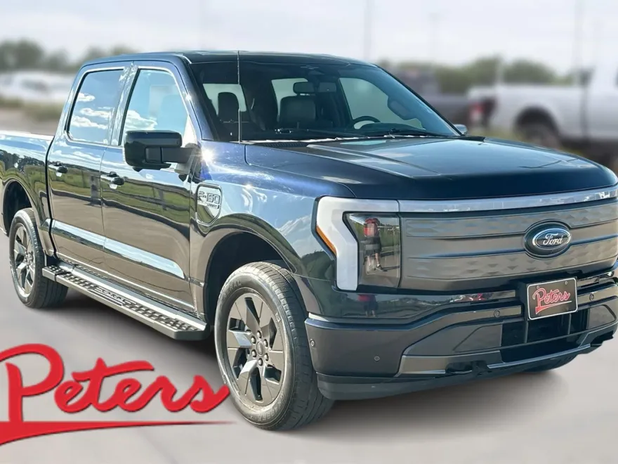 2023 Ford F-150 Lightning Lariat photo 1