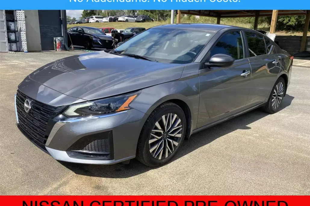 2024 Nissan Altima 2.5 SV photo 1
