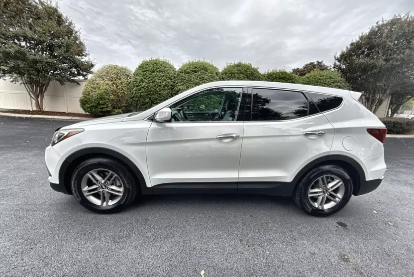 2017 Hyundai Santa Fe Sport Base photo 1