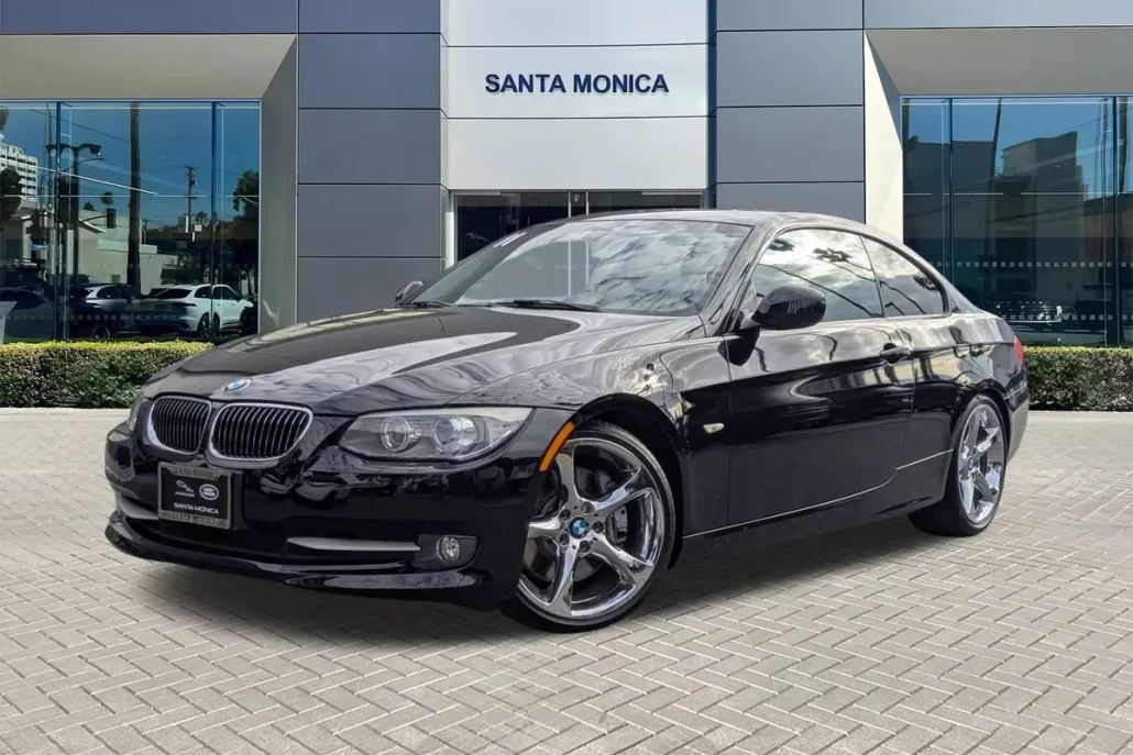 2011 Bmw 335i 3-Series photo 1