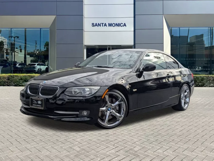 2011 Bmw 335i 3-Series photo 1
