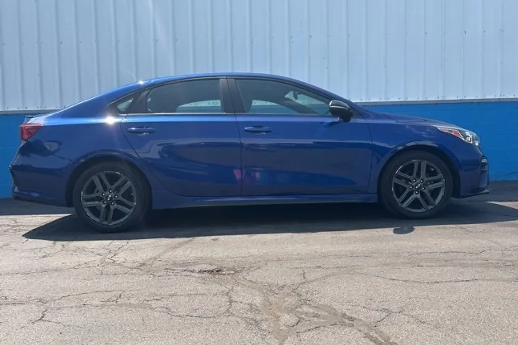 2020 Kia Forte GT-Line photo 1