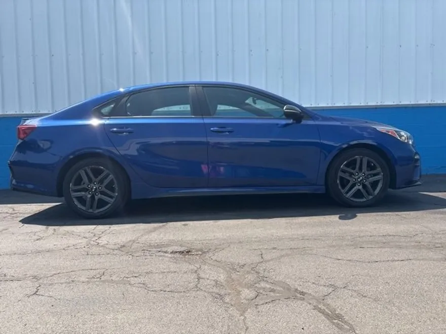 2020 Kia Forte GT-Line photo 1