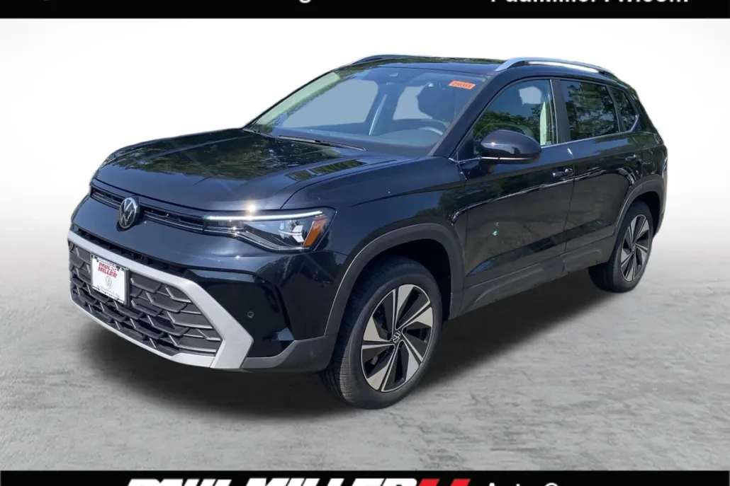 2025 Volkswagen Taos SE photo 1