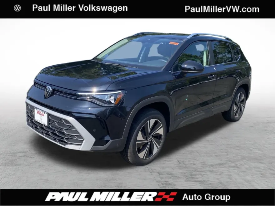 2025 Volkswagen Taos SE photo 1