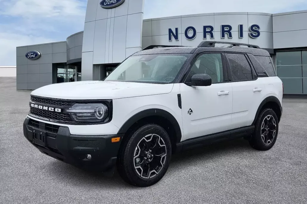 2025 Ford Bronco Sport Outer Banks photo 1