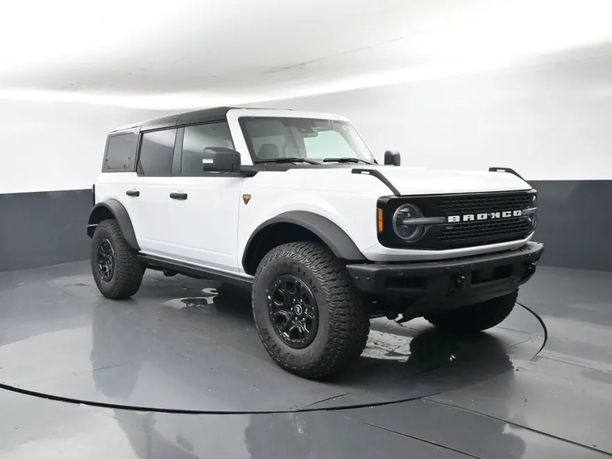 2025 Ford Bronco Badlands photo 1