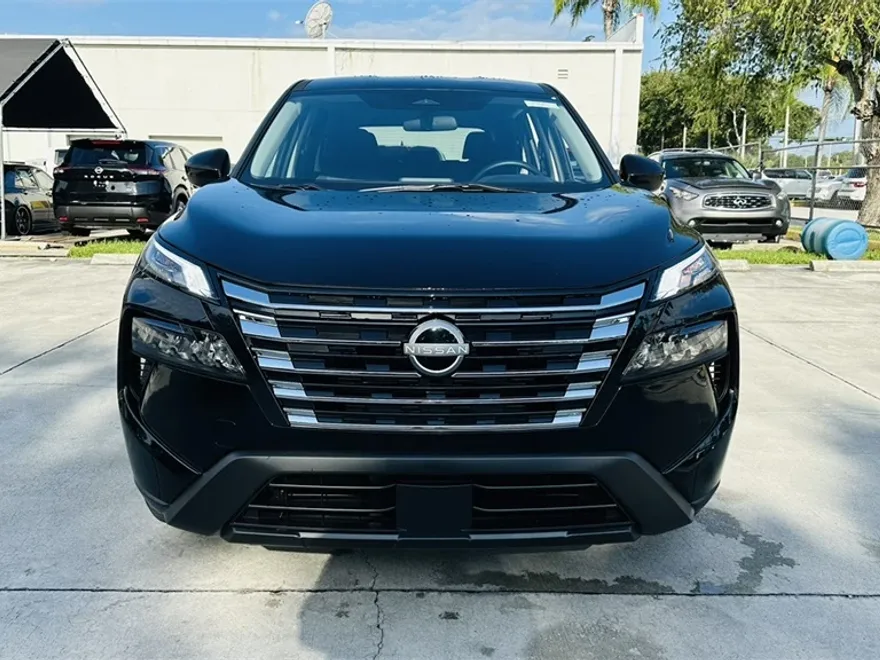 2026 Nissan Rogue SV photo 1