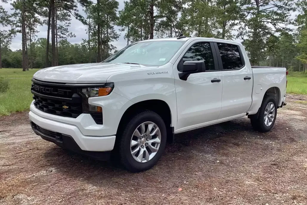 2025 Chevrolet Silverado 1500 Custom photo 1