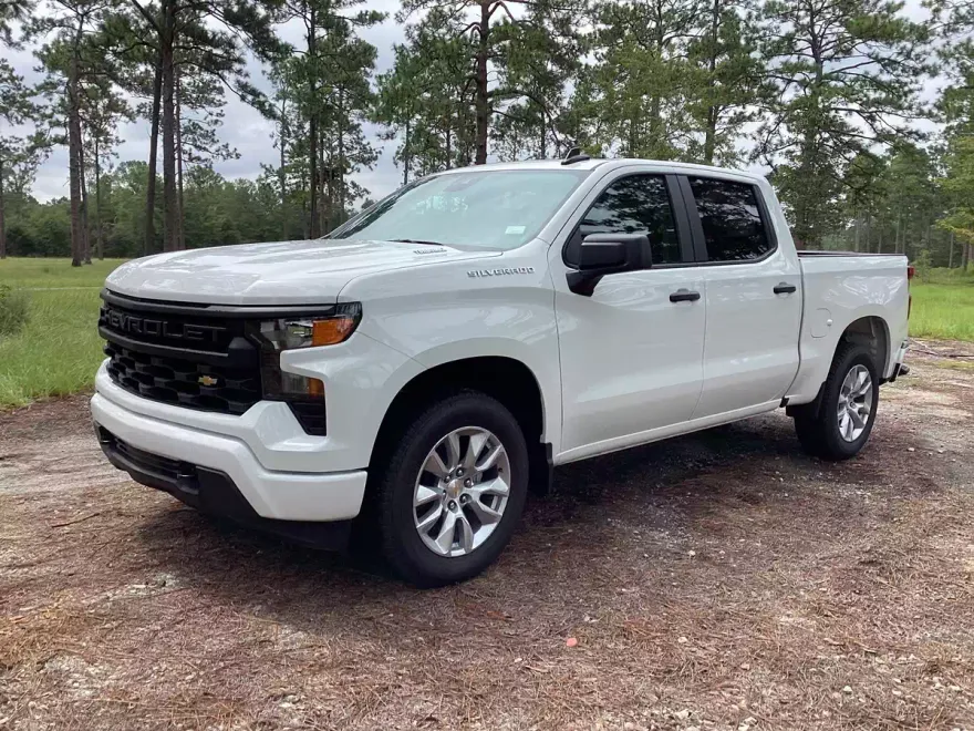 2025 Chevrolet Silverado 1500 Custom photo 1