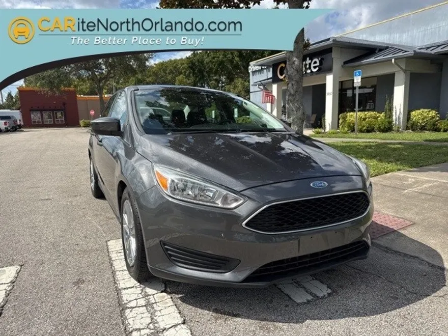 2018 Ford Focus SE photo 1
