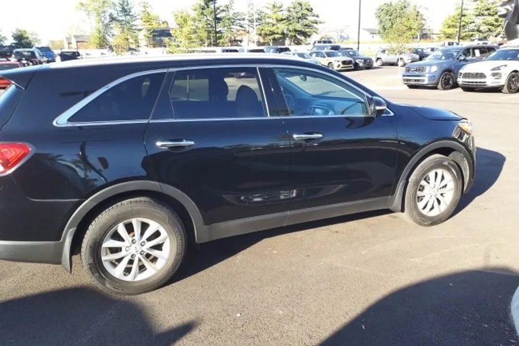 2018 Kia Sorento LX photo 1