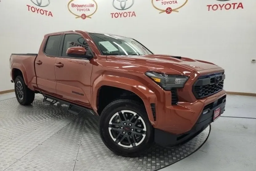 2025 Toyota Tacoma TRD Sport photo 1