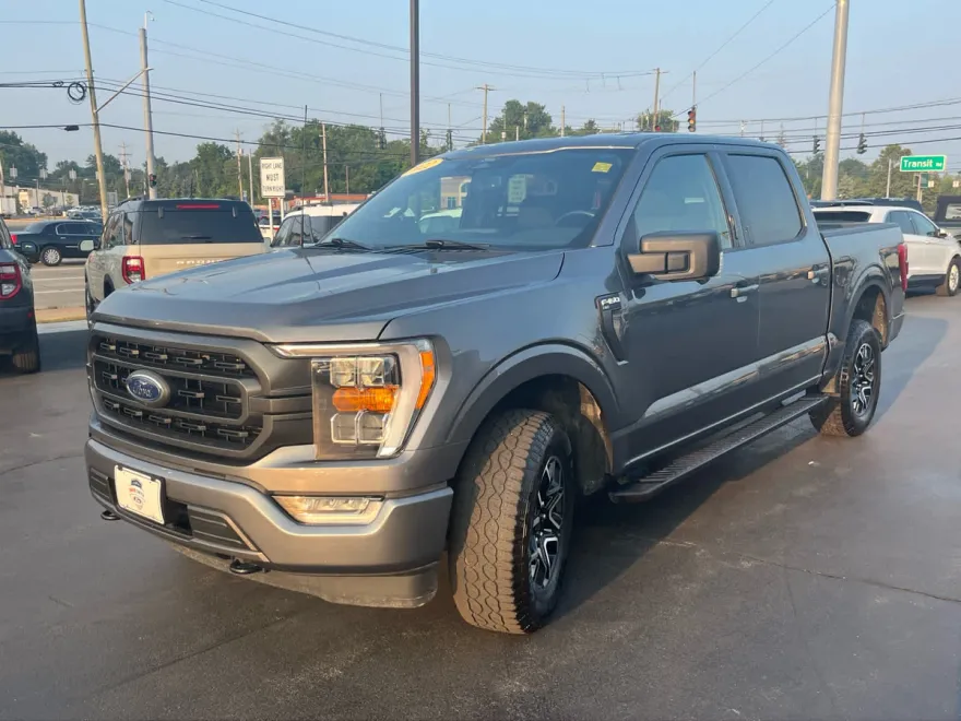 2022 Ford F-150 XLT photo 1