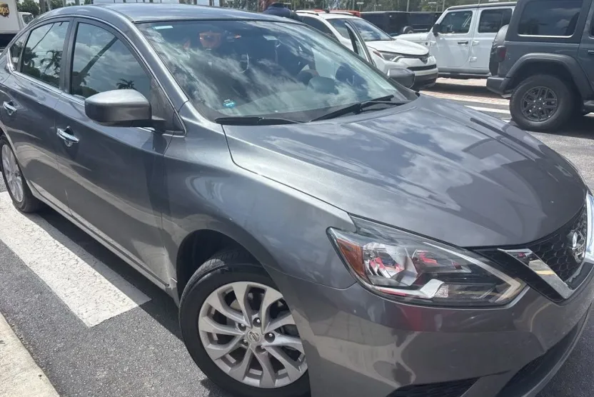 2019 Nissan Sentra SV photo 1