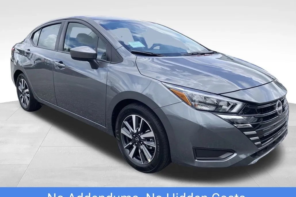 2025 Nissan Versa 1.6 SV photo 1