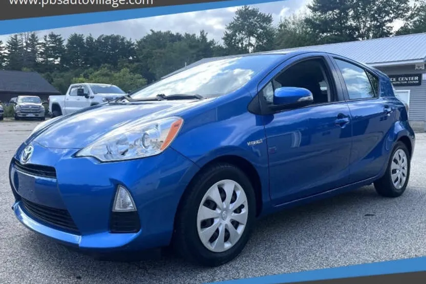 2013 Toyota Prius C Two photo 1