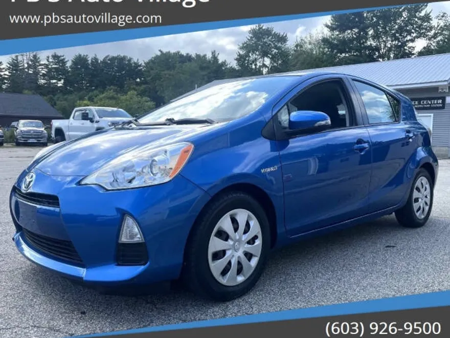 2013 Toyota Prius C Two photo 1