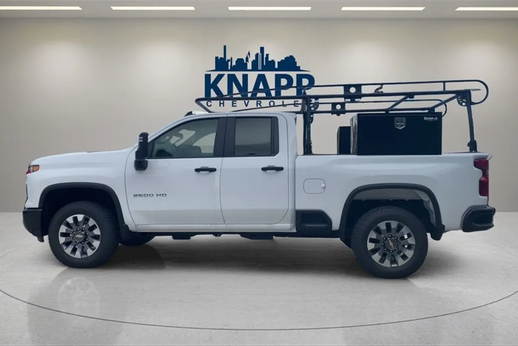 2025 Chevrolet Silverado 2500HD Custom photo 1