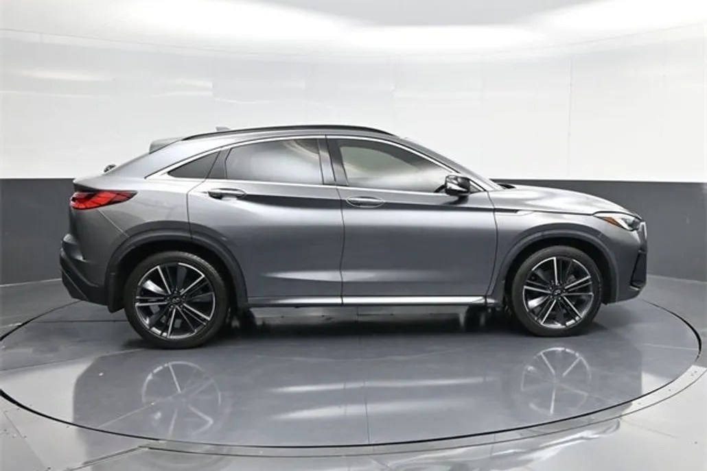 2023 Infiniti QX55 Essential photo 1