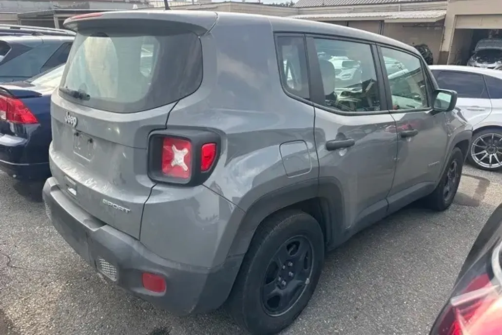 2019 Jeep Renegade Sport photo 1