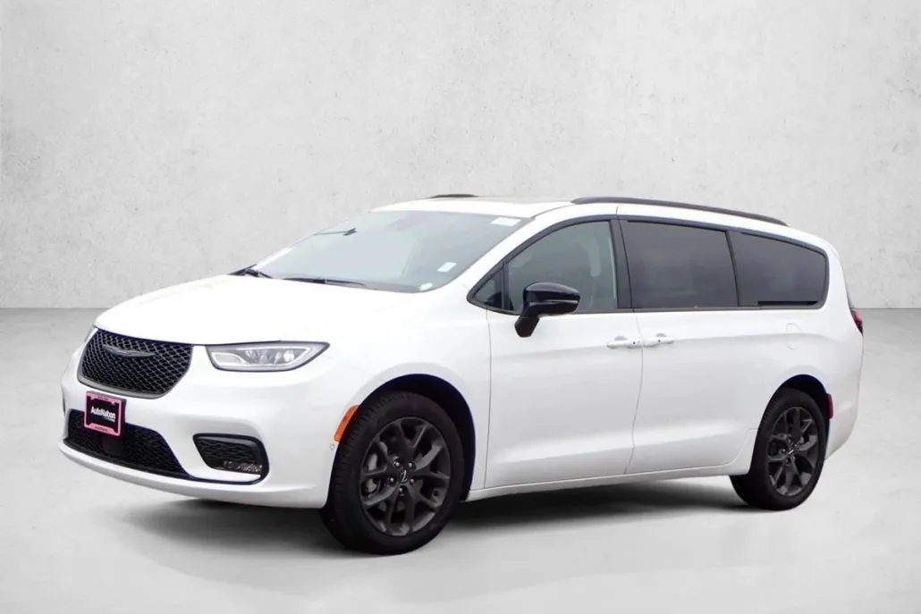 2025 Chrysler Pacifica Limited photo 1
