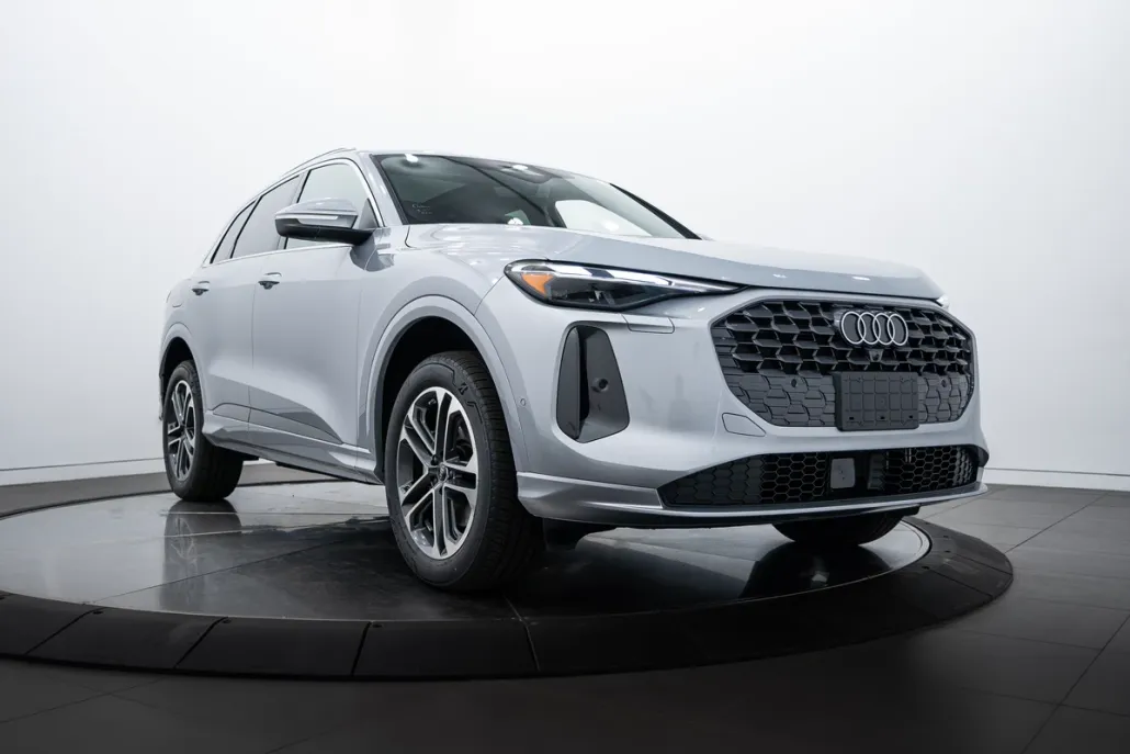 2025 Audi Q5 Premium photo 1