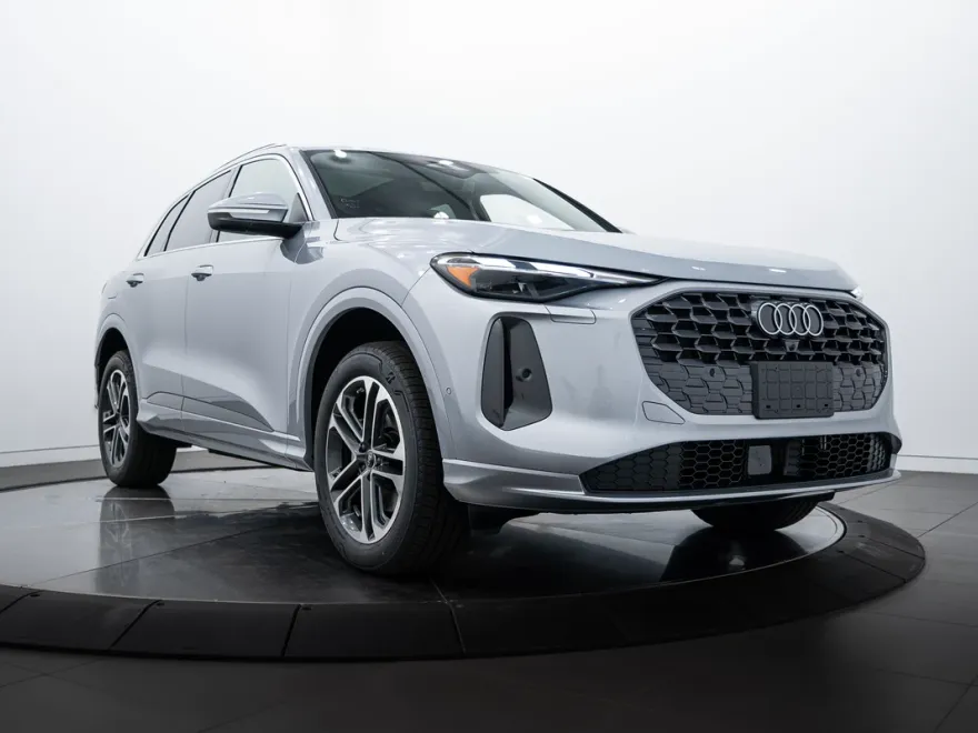 2025 Audi Q5 Premium photo 1