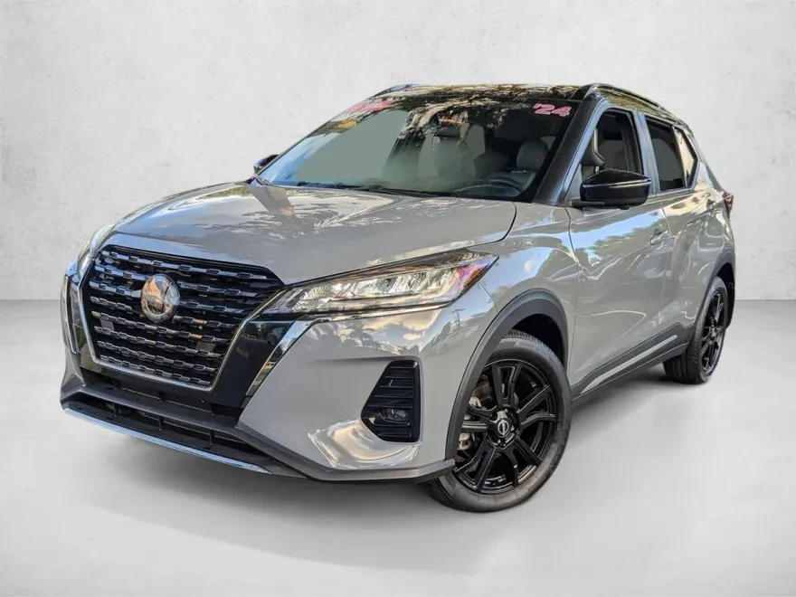 2024 Nissan Kicks SR photo 1