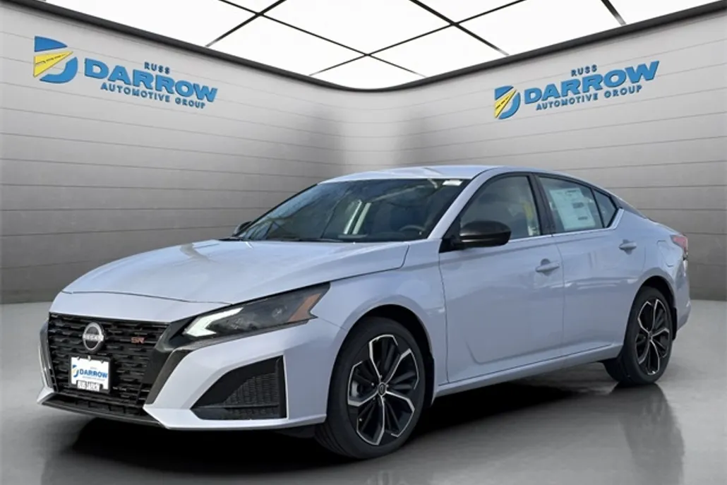 2025 Nissan Altima 2.5 SR photo 1