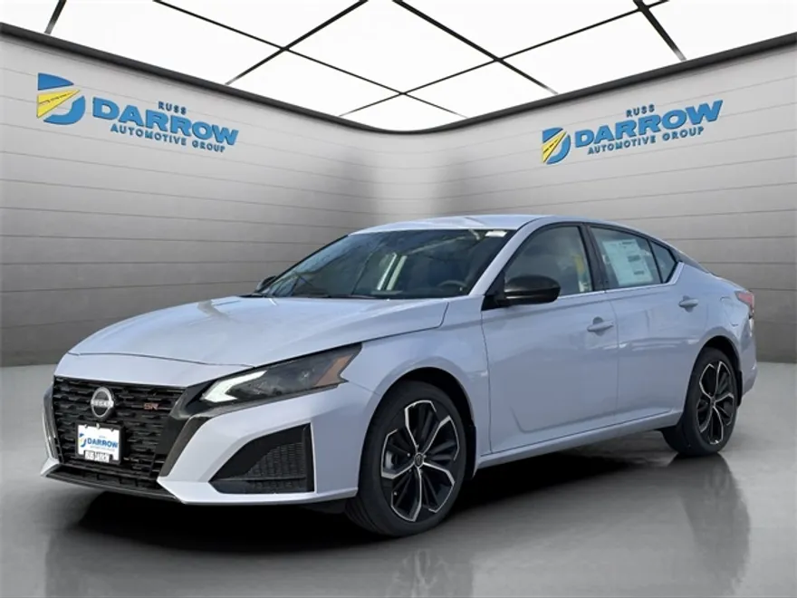 2025 Nissan Altima 2.5 SR photo 1