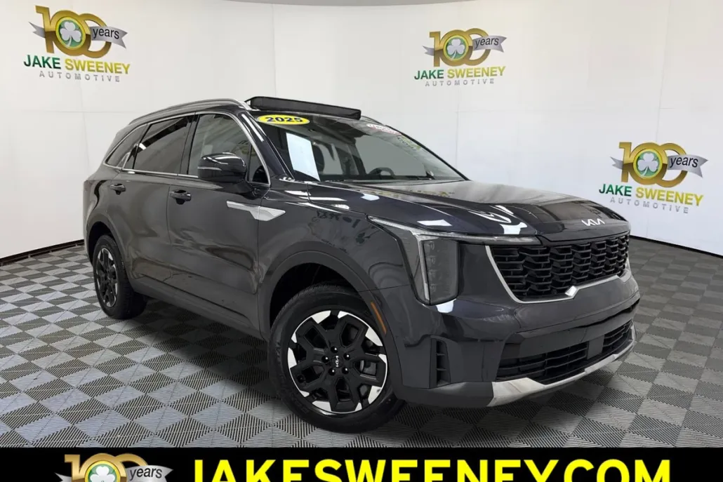 2025 Kia Sorento S photo 1
