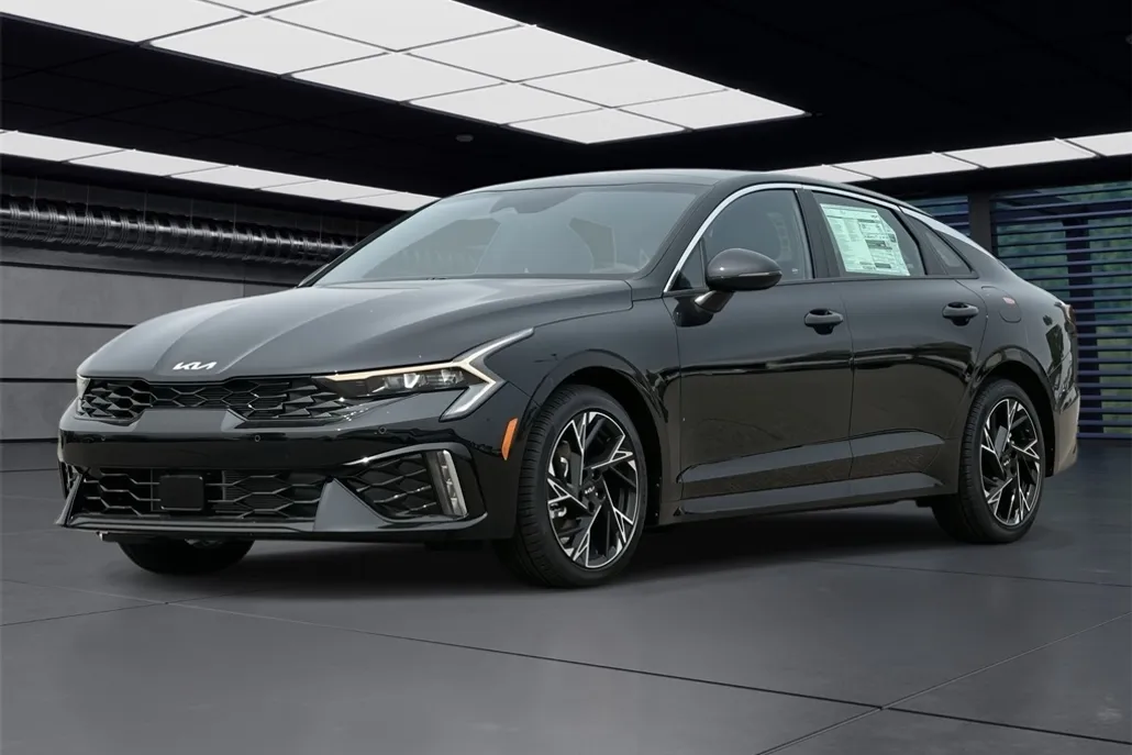 2025 Kia K5 GT-Line photo 1