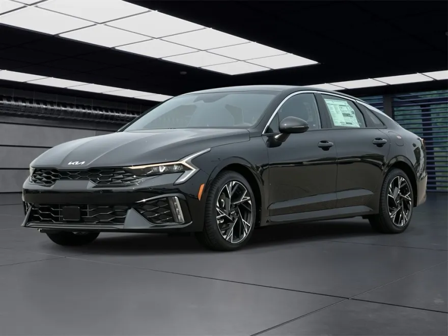 2025 Kia K5 GT-Line photo 1
